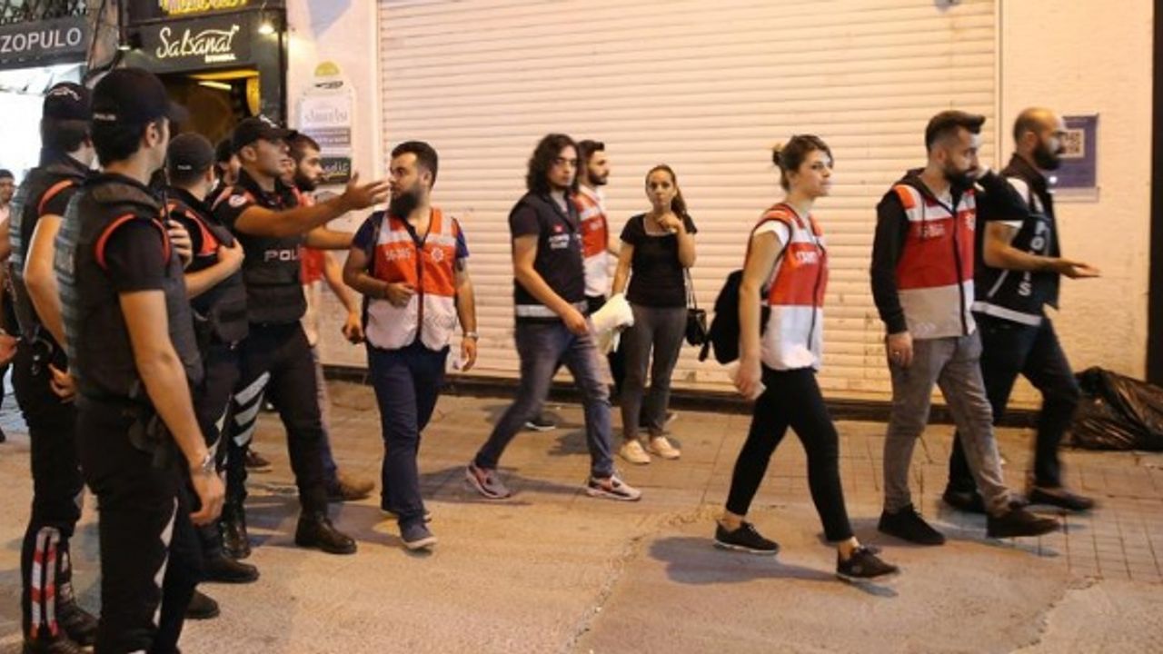 Beyoğlu ve Kadıköy'deki alkollü mekânlara 1000 polisle denetim