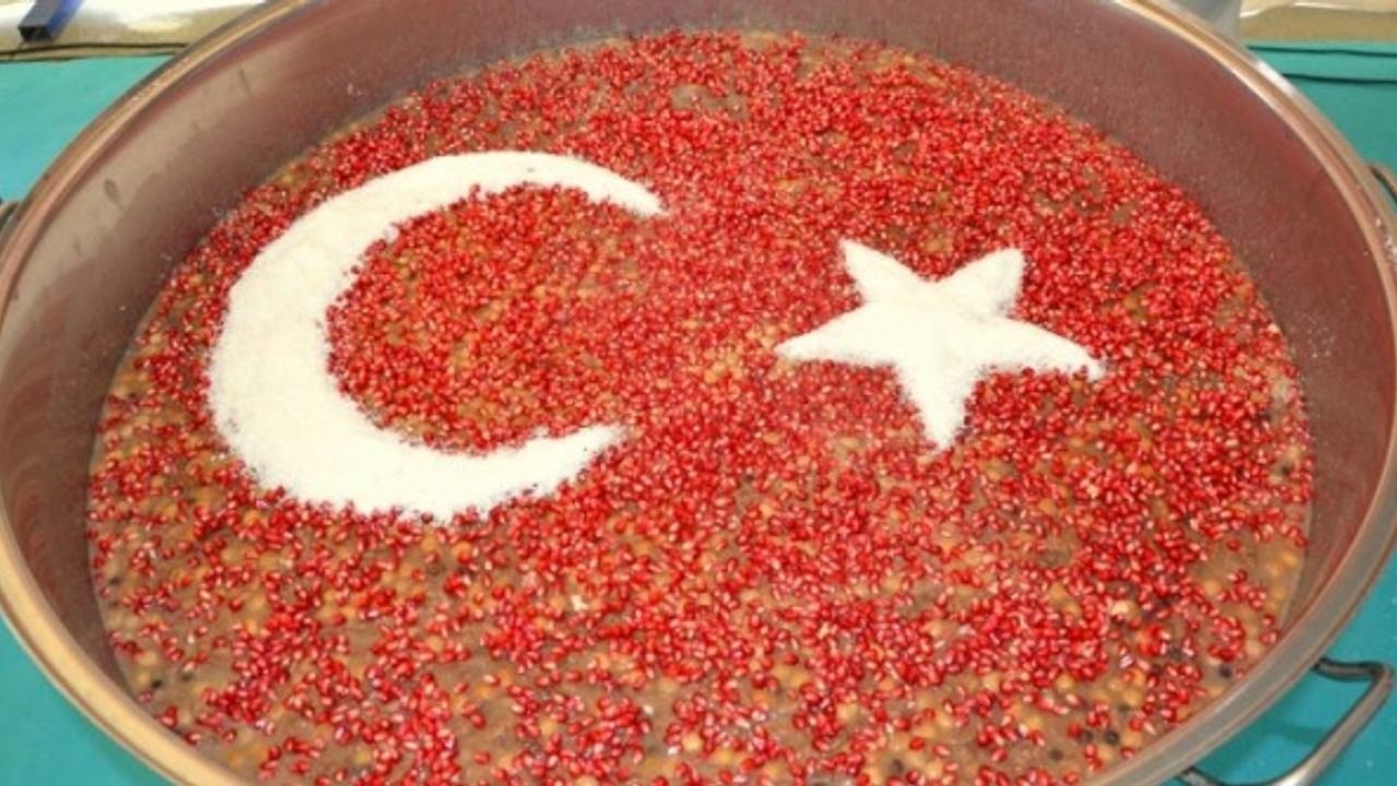 Çekmeköy'de 35 Bin Kişilik Aşure İkramı