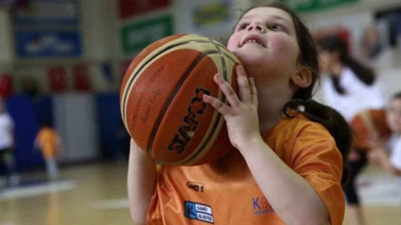 Kadıköy Belediyesi’nden ücretsiz kış spor okulu
