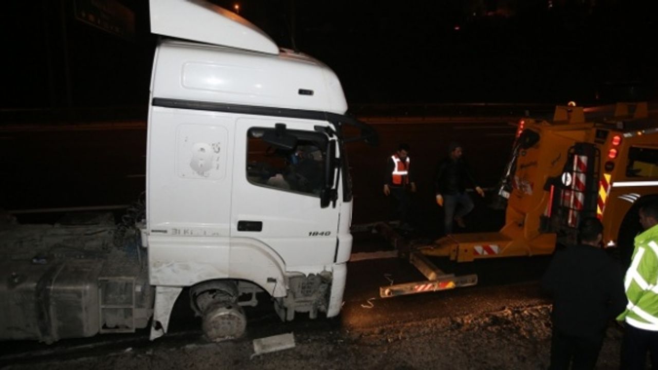 Ümraniye'de Kıvılcım saçarak polisten 15 kilometre kaçtı