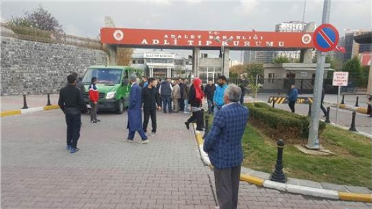 Kadıköy'deki Kazada Hayatını Kaybedenlerin Cenazeleri Yakınlarına Teslim Edildi