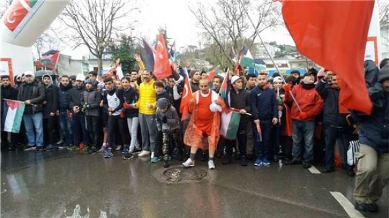 Üsküdar'da Binlerce Kişi Kudüs İçin Koştu