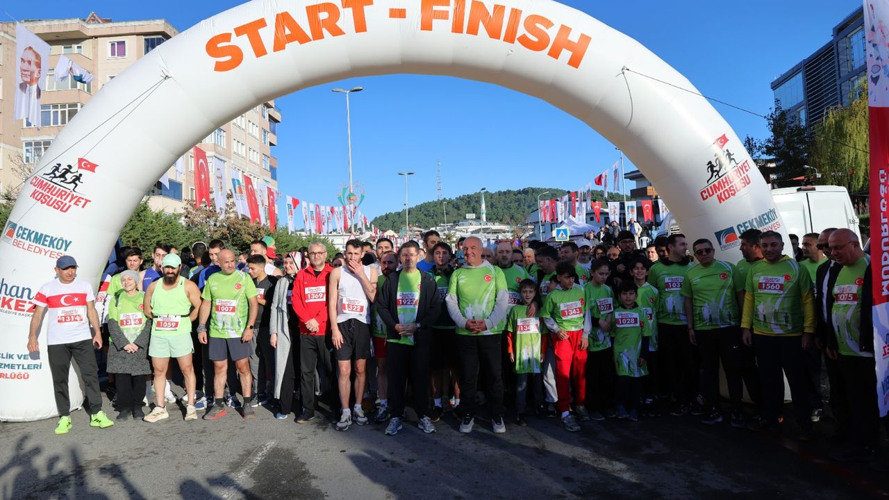 10 Kilometrelik 102. Yıl Cumhuriyet koşusu