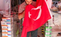 Terörsüz Türkiye temasıyla 40 Bin Türk Bayrağı Ümraniye'de