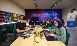 Ümraniye'de Gençlere Yönelik Teknoloji Eğitimleri