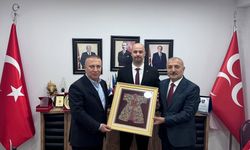 İstanbul Milletvekili DR.İzzet Ulvi Yönter'den MHP Çekmeköy Ziyareti