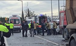 Sancaktepe’de kayganlaşan yolda kamyonet hafriyat kamyonuna çarptı: 1 ölü