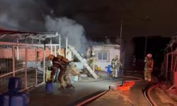 İstanbul - Sultangazi'de iki iş yerinde çıkan yangın söndürüldü