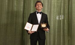 Dünyaca Ünlü Yazar Akif Manaf 2025 Yılı International Peace Prize Ödülü’nü Aldı