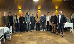 Hanife Türkoğlu'nun İftar Sofrasında Çekmeköy Protokolü Bir Arada