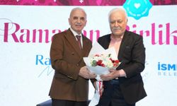 Ümraniye'de Nihat Hatipoğlu'na Yoğun İlgi