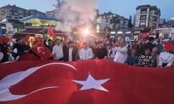 İYİ Parti’den “Ay yıldızın gölgesinde tek yürek” Bayrak Yürüyüşü!..