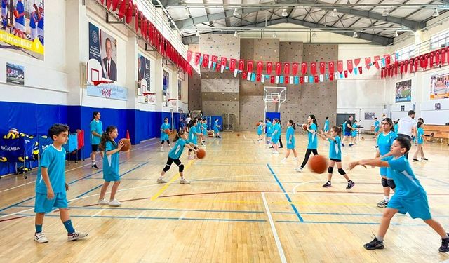 Ümraniye'de Yaz Spor Okullarına Katılım Büyük !