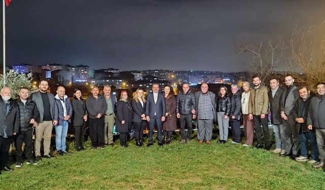 Bayrak Bizim Şerefimiz ve Namusumuzdur