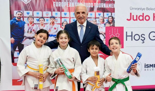Ümraniye'de Judo Kuşak Terfi Heyecanı