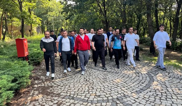 Çekmeköy'de Ülkü Ocakları'ndan Doğa Yürüyüşü Etkinliği