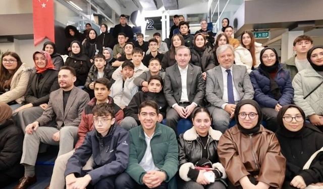 Sultanbeyli Belediyesi'nden üniversiteli gençlere müjde: Lisans ve önlisans kazananlara başarı ödülü