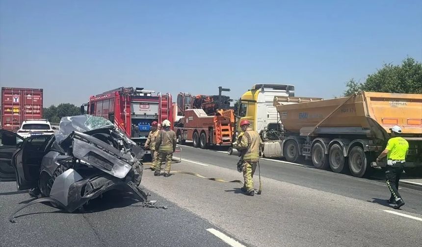 Sancaktepe'de Trafik Kazası: 2 Yaralı