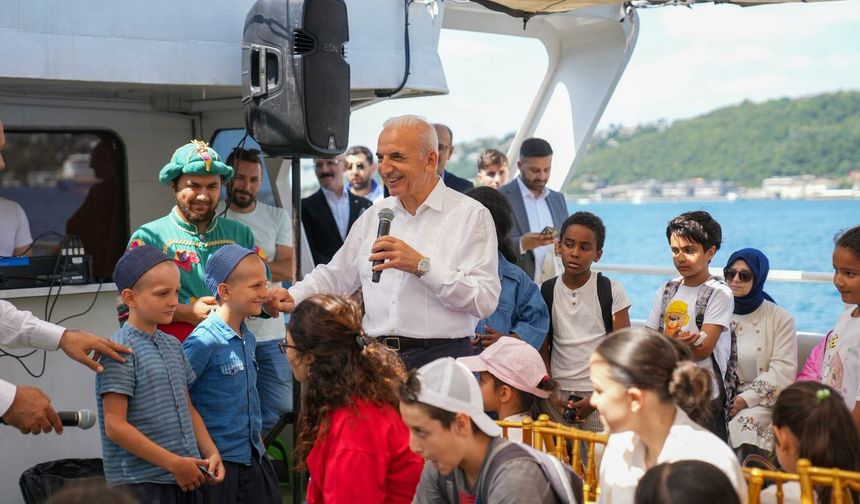 Başkan Yıldırım'dan Yaz Okulu Öğrencilerine Boğaz Turu Gezisi