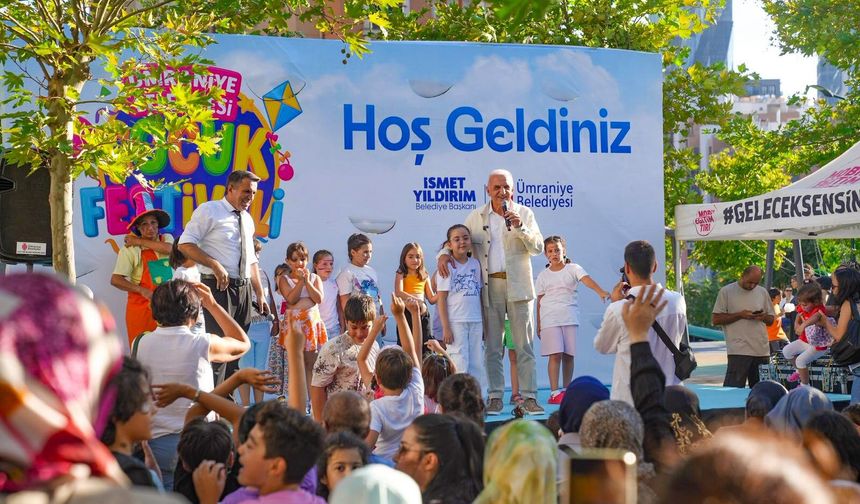 Ümraniye'de 21 Parkta Düzenlenen Çocuk Festivaline 45.500 Kişi Katıldı