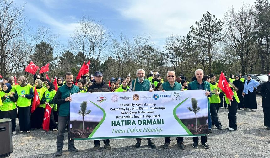 İMAM HATİP ÖĞRENCİLERİNDEN FİDAN BAĞIŞINA BÜYÜK DESTEK