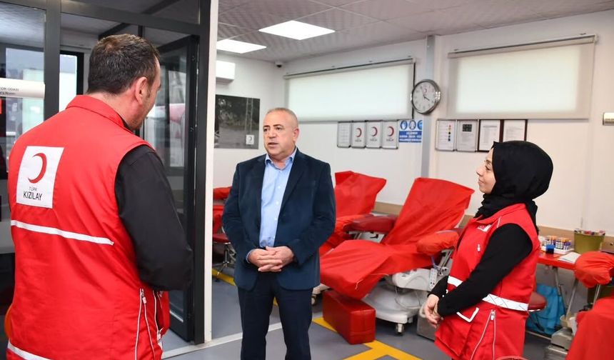 Kaymakam Resul Çelik’ten Çekmeköy Kan Bağış Noktası’na Ziyaret