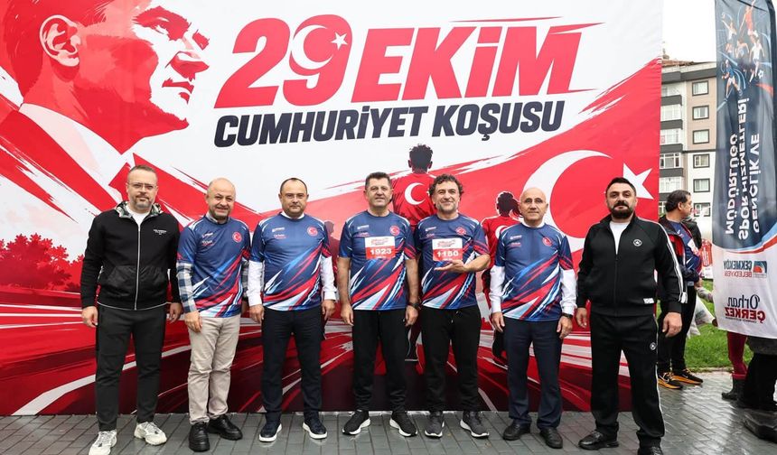 1221 VATANDAŞ CUMHURİYET İÇİN KOŞTU!..